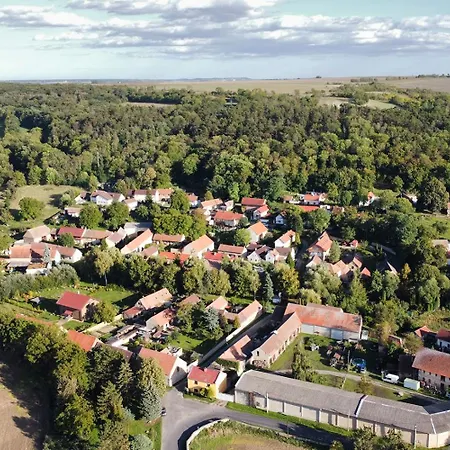 Kdovikde *