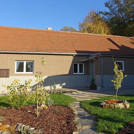 Kdovikde Holiday home Budyne nad Ohri