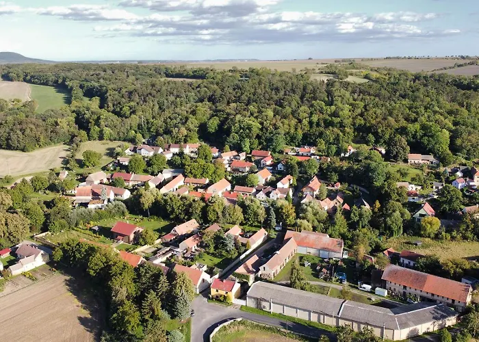 Kdovikde *