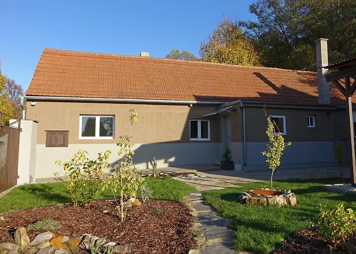 Kdovikde Holiday home Budyne nad Ohri