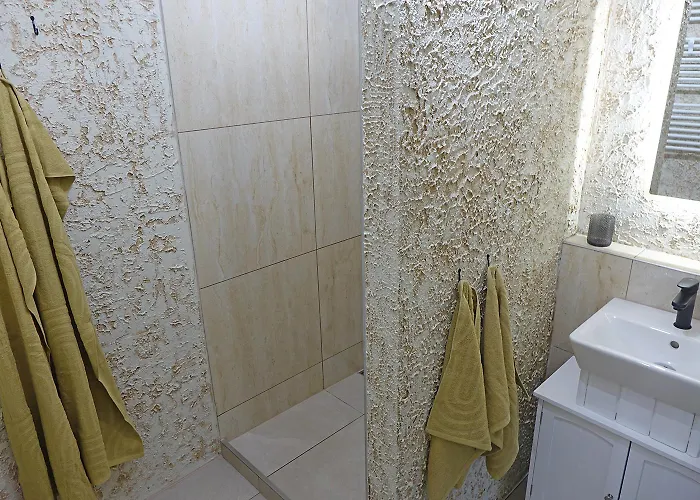 Kdovikde Semesterbostad *